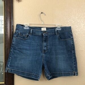 Levi’s 515 Shorts Size 16